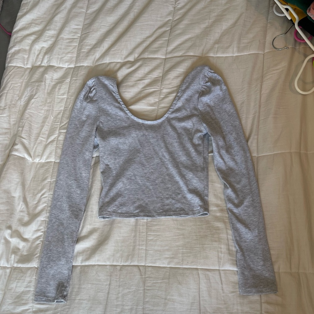Light grey long sleeve crop, size small